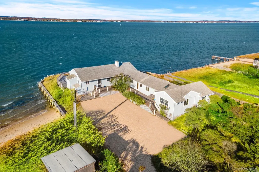 654A Dune Road Westhampton Dunes NY 11978