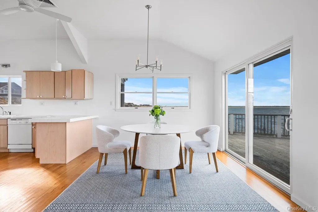654A Dune Road Westhampton Dunes NY 11978