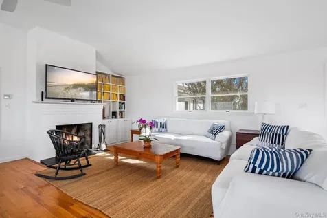 654A Dune Road Westhampton Dunes NY 11978