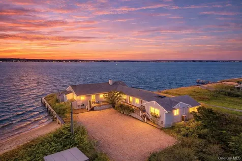 654A Dune Road Westhampton Dunes NY 11978