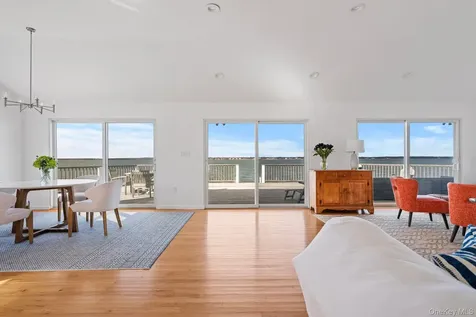 654A Dune Road Westhampton Dunes NY 11978