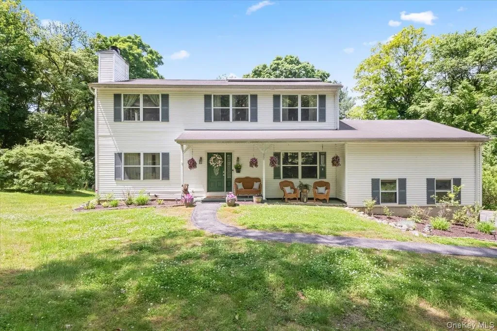 27 Pugsley Parkway Cortlandt Manor NY 10567