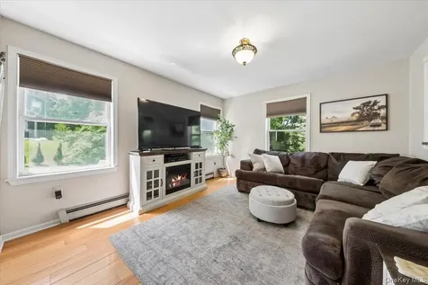 27 Pugsley Parkway Cortlandt Manor NY 10567