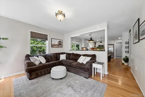 27 Pugsley Parkway Cortlandt Manor NY 10567