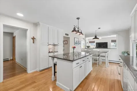27 Pugsley Parkway Cortlandt Manor NY 10567