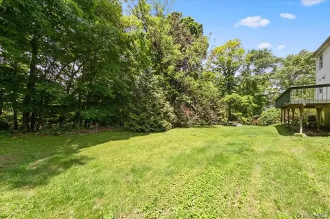 27 Pugsley Parkway Cortlandt Manor NY 10567