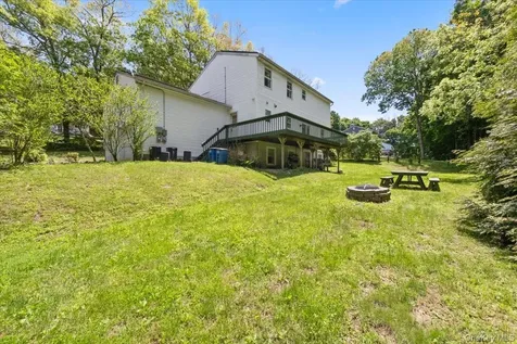 27 Pugsley Parkway Cortlandt Manor NY 10567