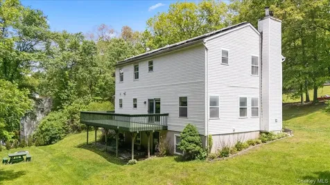 27 Pugsley Parkway Cortlandt Manor NY 10567