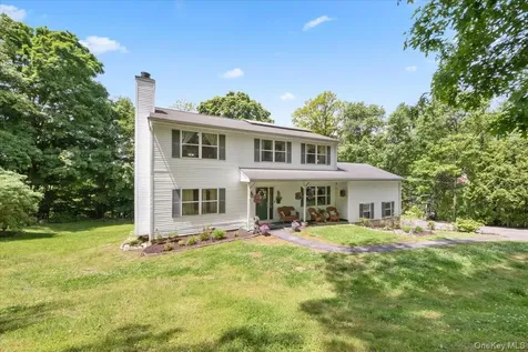 27 Pugsley Parkway Cortlandt Manor NY 10567