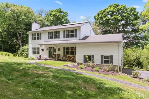 27 Pugsley Parkway Cortlandt Manor NY 10567