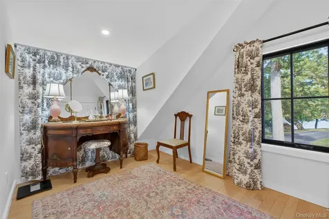 33 Brook Avenue Hopewell Junction NY 12533