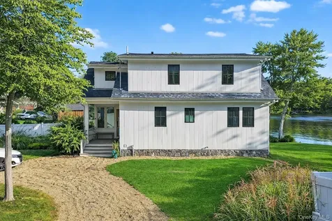 33 Brook Avenue Hopewell Junction NY 12533