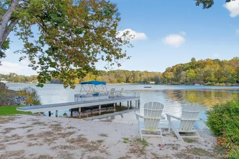 33 Brook Avenue Hopewell Junction NY 12533