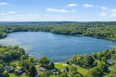 33 Brook Avenue Hopewell Junction NY 12533