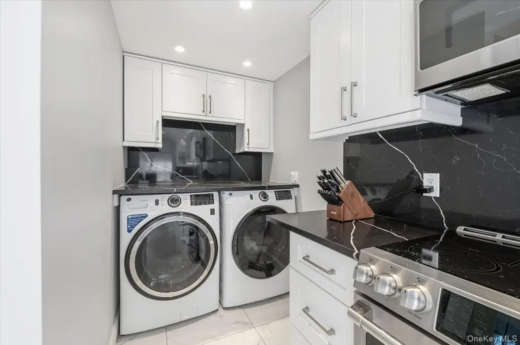 98 Barry Lane Syosset NY 11791