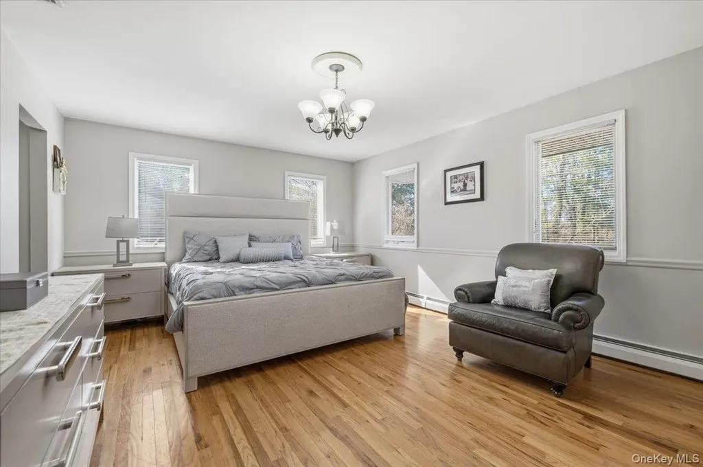 98 Barry Lane Syosset NY 11791