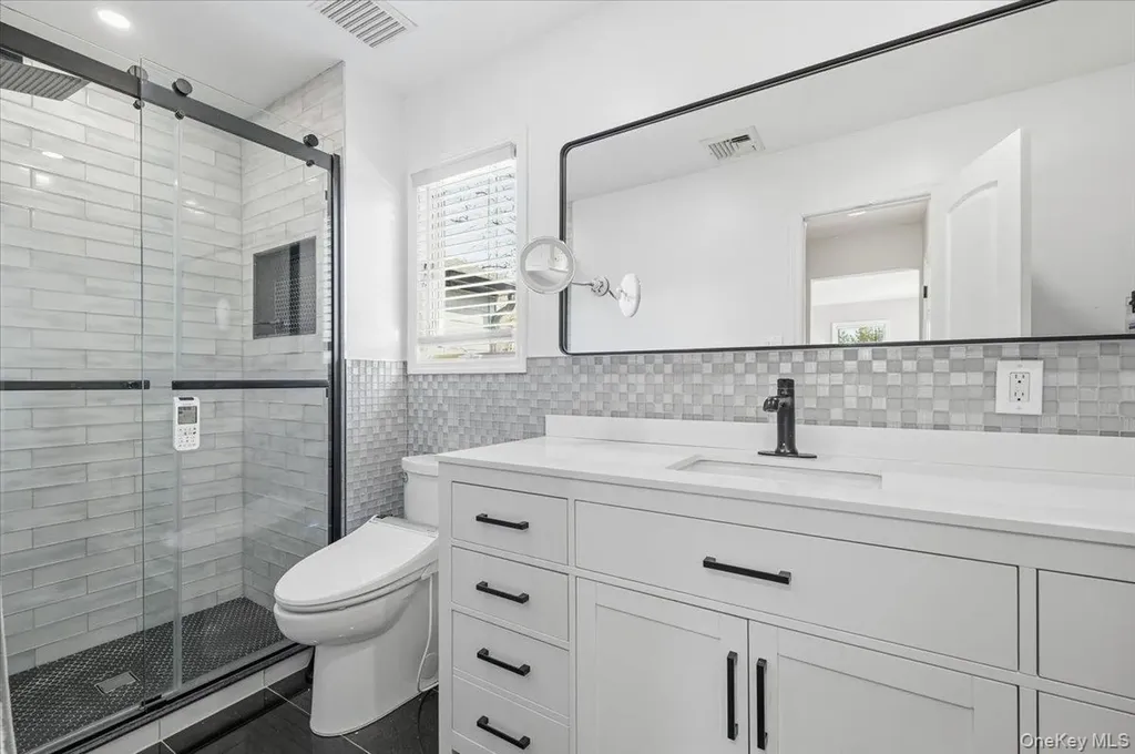 98 Barry Lane Syosset NY 11791