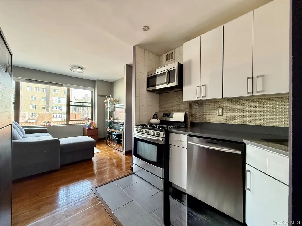 87-14 57th Road Elmhurst NY 11373