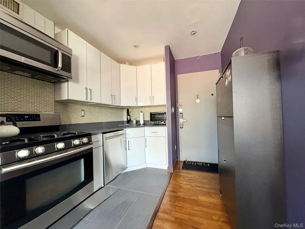 87-14 57th Road Elmhurst NY 11373