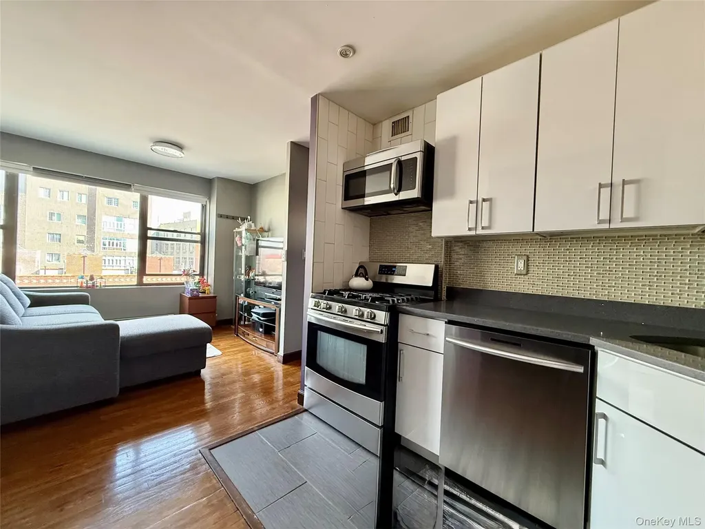 87-14 57th Road Elmhurst NY 11373