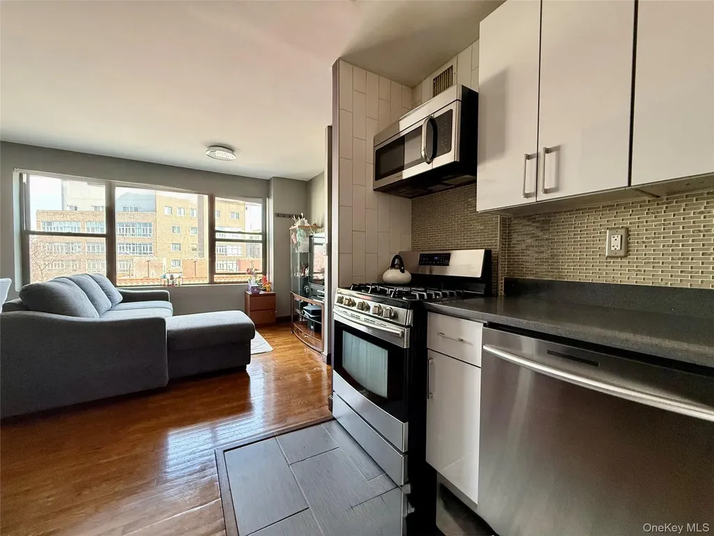 87-14 57th Road Elmhurst NY 11373