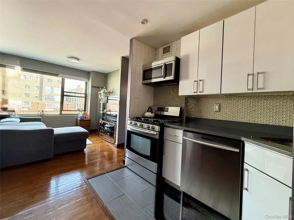 87-14 57th Road Elmhurst NY 11373