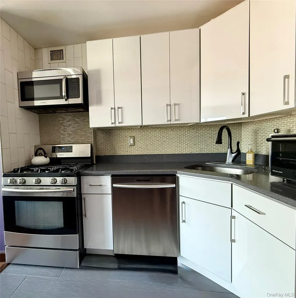 87-14 57th Road Elmhurst NY 11373