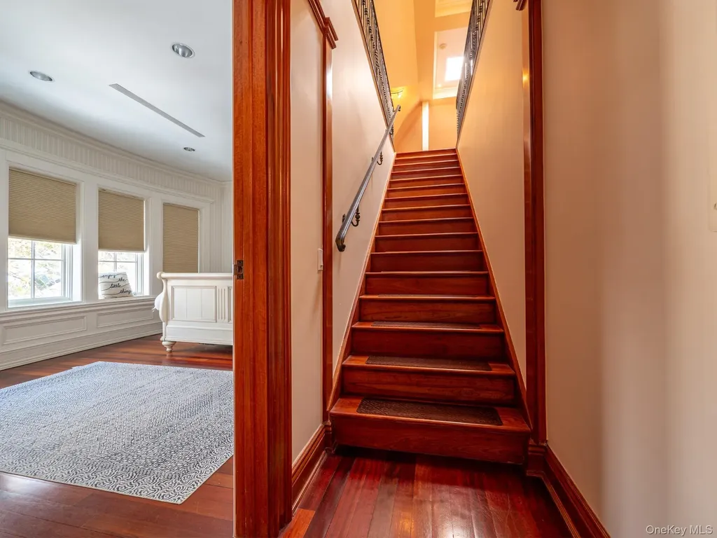 Jamaica NY 11432