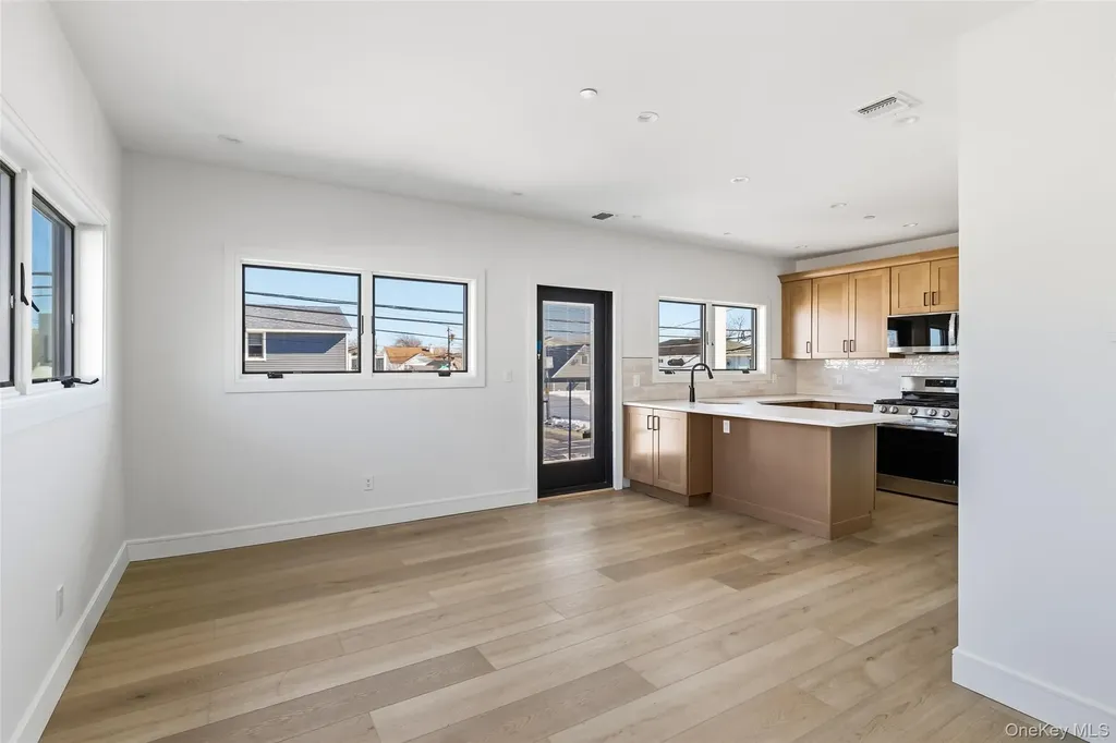 56 Suffolk Road Island Park NY 11558