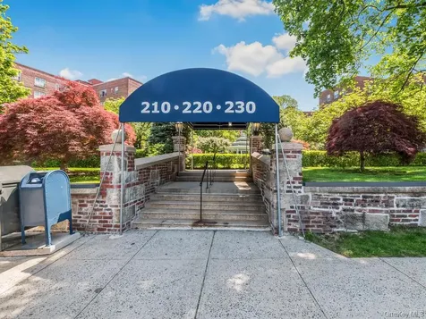 220 Pelham Road New Rochelle NY 10805