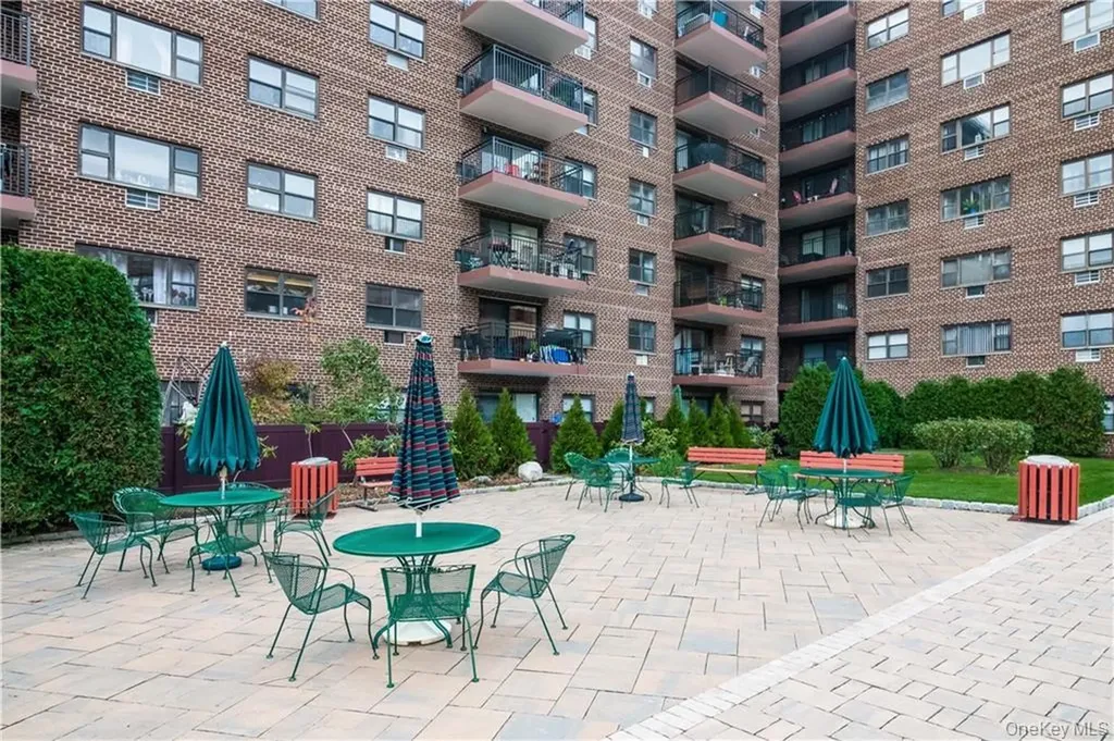 100 Diplomat Drive Mount Kisco NY 10549