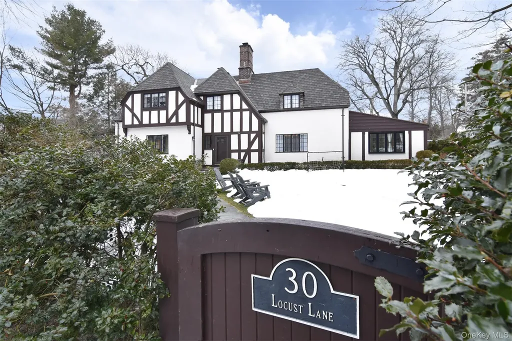 30 Locust Lane Bronxville NY 10708