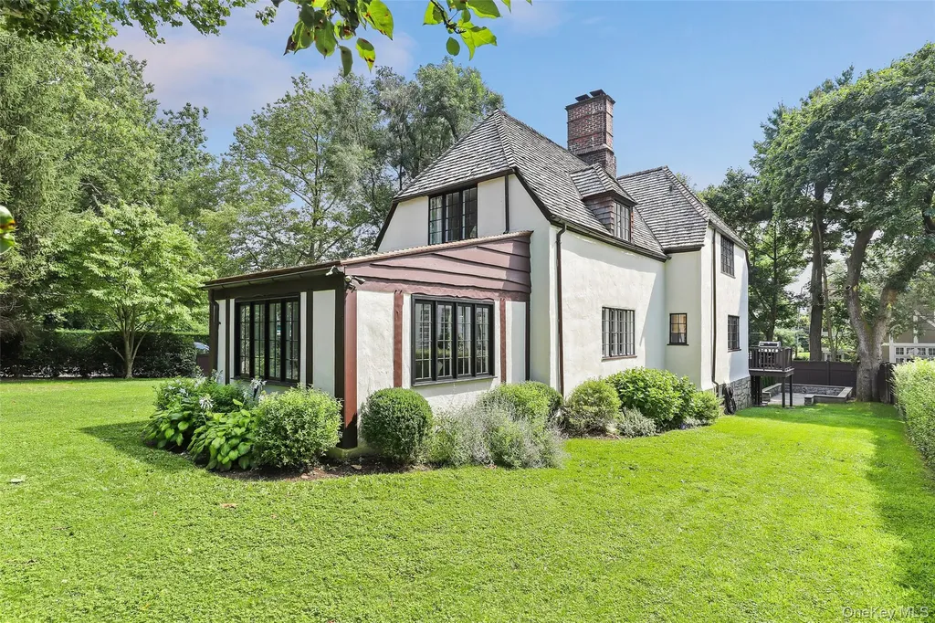 30 Locust Lane Bronxville NY 10708