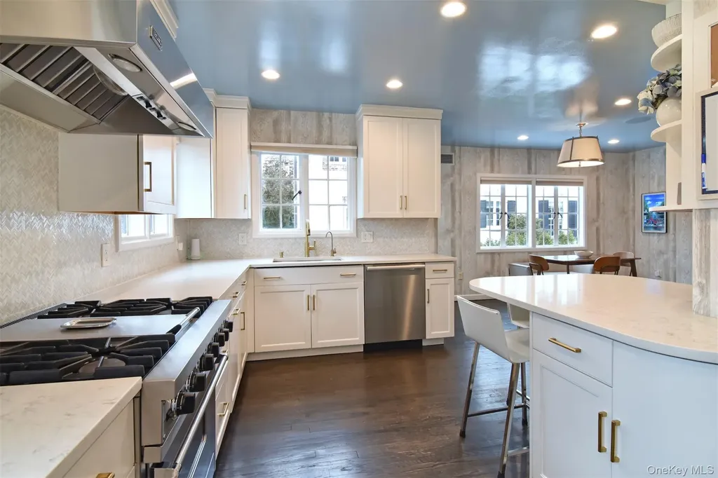 30 Locust Lane Bronxville NY 10708