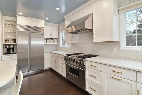 30 Locust Lane Bronxville NY 10708