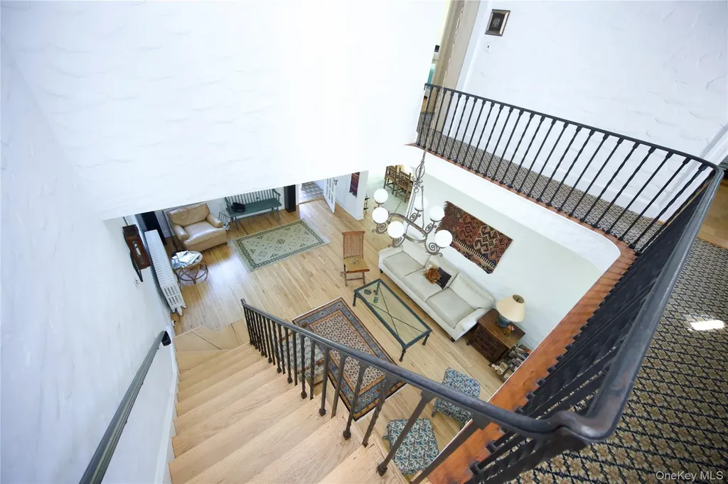 9 Ramsey Road Great Neck NY 11023