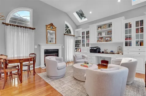 15 Pironi Court Woodbury NY 11797