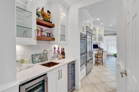 15 Pironi Court Woodbury NY 11797