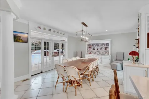 15 Pironi Court Woodbury NY 11797