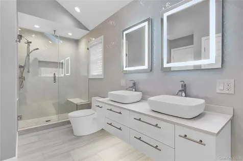 15 Pironi Court Woodbury NY 11797