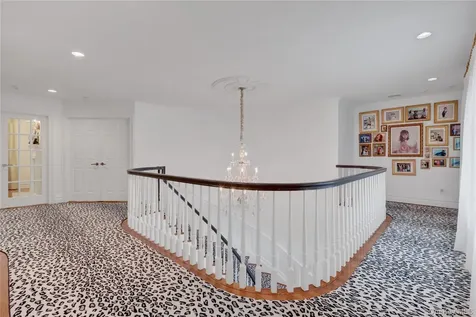 15 Pironi Court Woodbury NY 11797