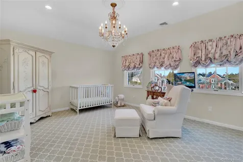 15 Pironi Court Woodbury NY 11797
