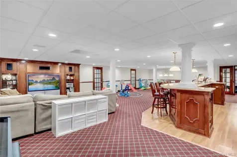 15 Pironi Court Woodbury NY 11797
