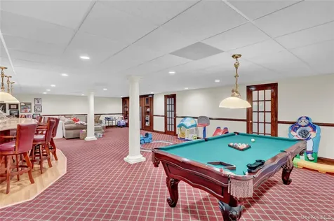 15 Pironi Court Woodbury NY 11797