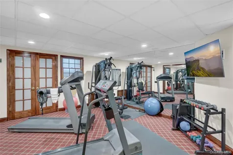15 Pironi Court Woodbury NY 11797