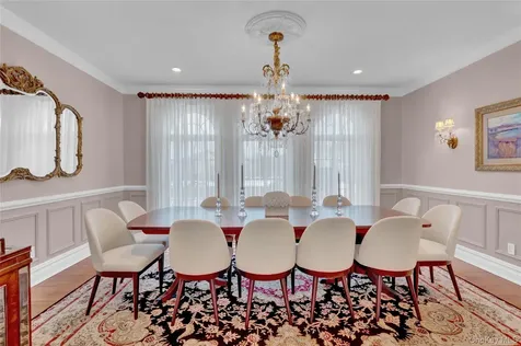15 Pironi Court Woodbury NY 11797