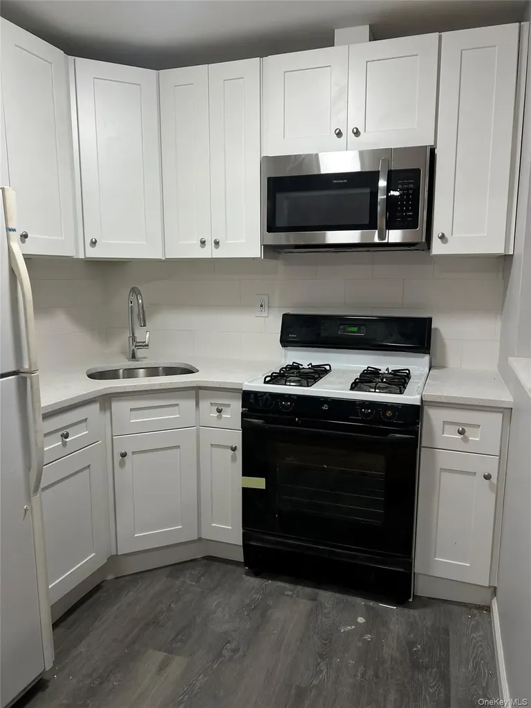 2803 Sampson Avenue Bronx NY 10465