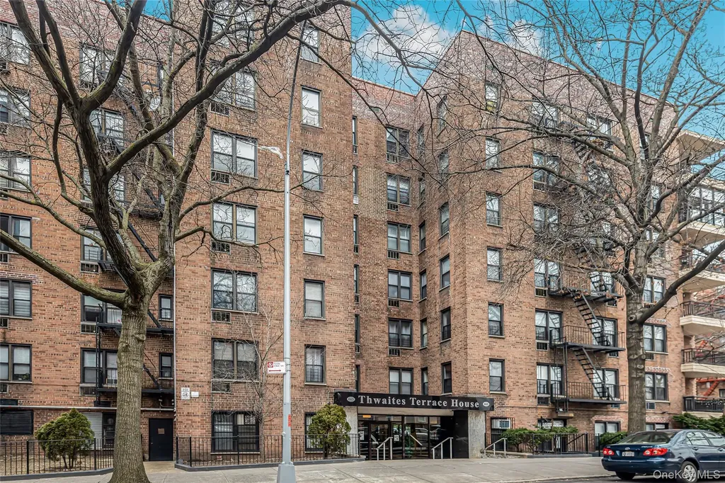 665 Thwaites Place Bronx NY 10467