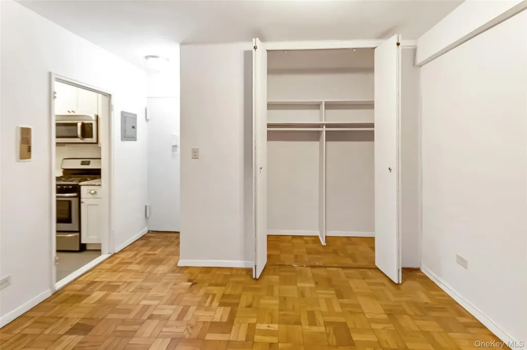 665 Thwaites Place Bronx NY 10467