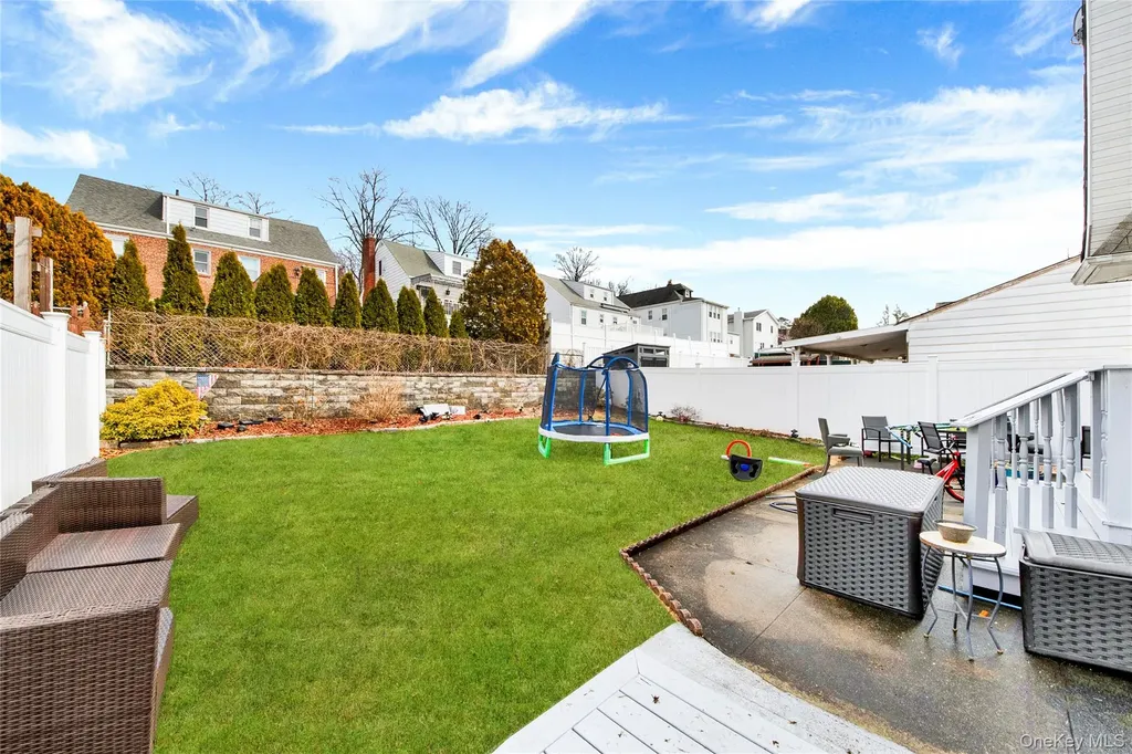 174 King Avenue Yonkers NY 10704